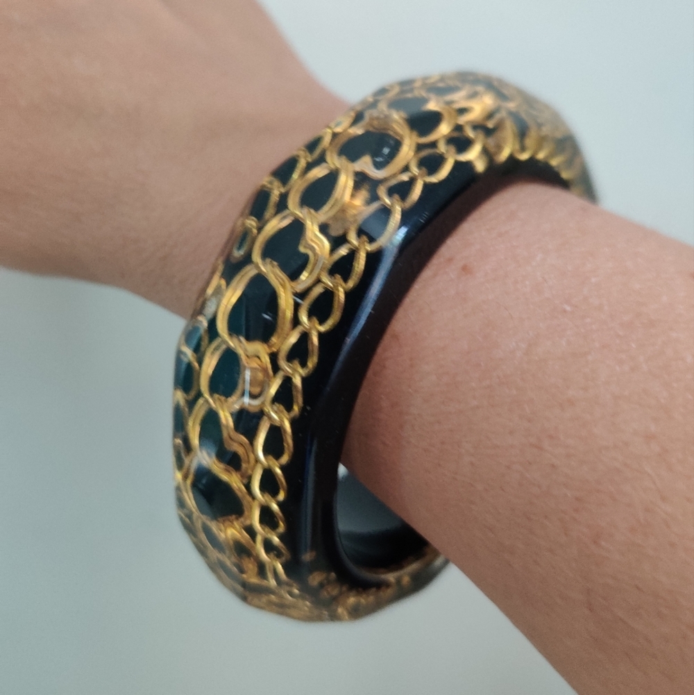 Vintage Chunky Acrylic Bracelet w/Encased chains Chanel style